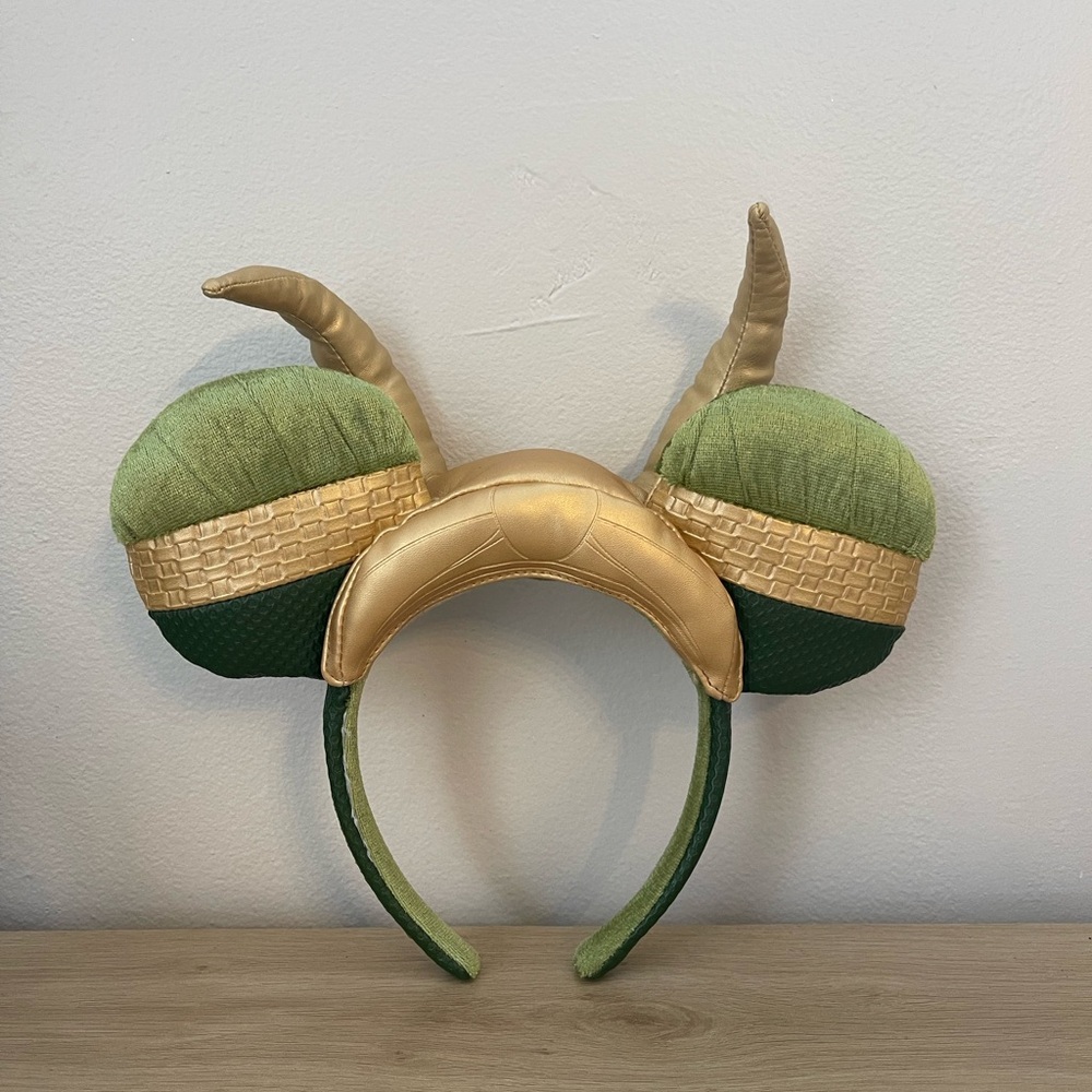 Marvel Loki Mischievous Green and Gold Horned Headband